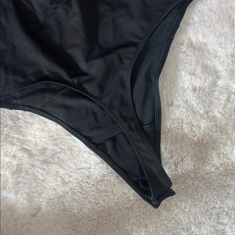 Victoria’s Secret On Point Black Cross-Back Thong Bodysuit Size Large - Picture 4 of 6